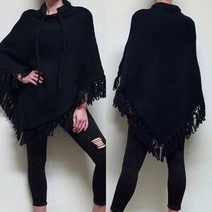 𝅺VINTAGE 1970s Handmade Black Chunky Knit Mock Neck Tie Neck Fringe Poncho Cape
